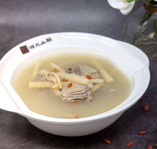 Chicken with Ginseng Soup 沙参土鸡汤